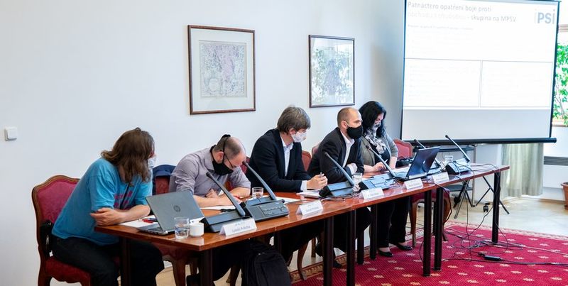 seminar-socpol(1).jpg